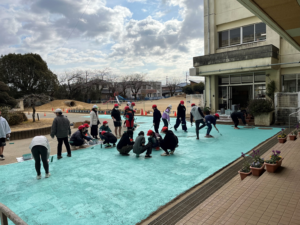 2025年2月、CSR活動として小学校へ塗料支援